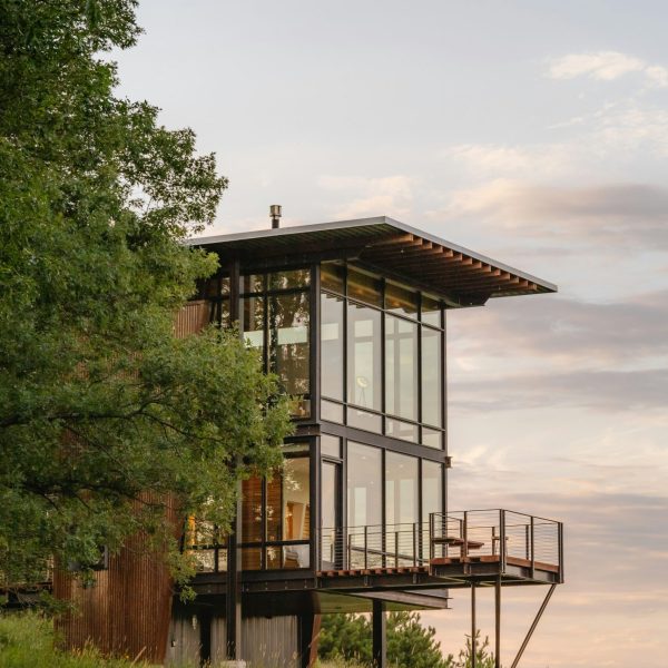 hans-isaacson-Mw19fSLfjbQ-unsplash